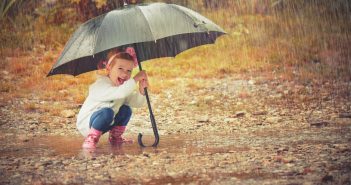 Dječje igre na kiši – zabavite se i kada vrijeme nije idealno