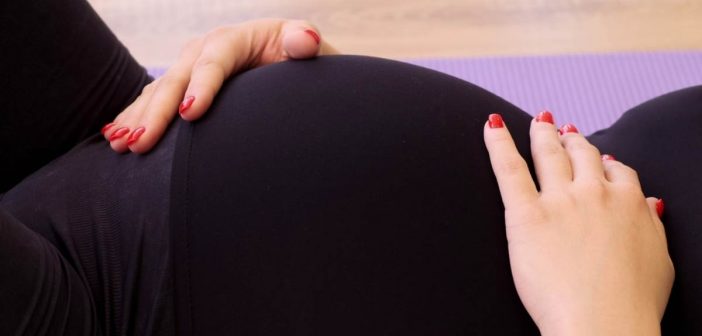 Trudnice prije poroda moraju ukloniti lak s noktiju, zato postoji vrlo dobar razlog