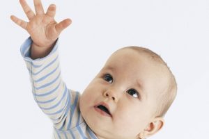 bebe-rukama-govore-kako-se-osjecaju-i-sto-zele-12578-800x533-20160429130717
