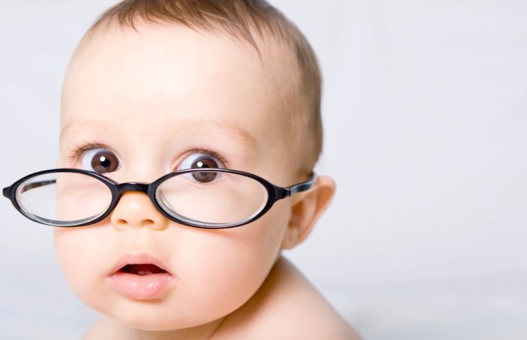 Prva godina života je presudna za razvoj vida vaše bebe: Zato imajte na umu ove savjete!