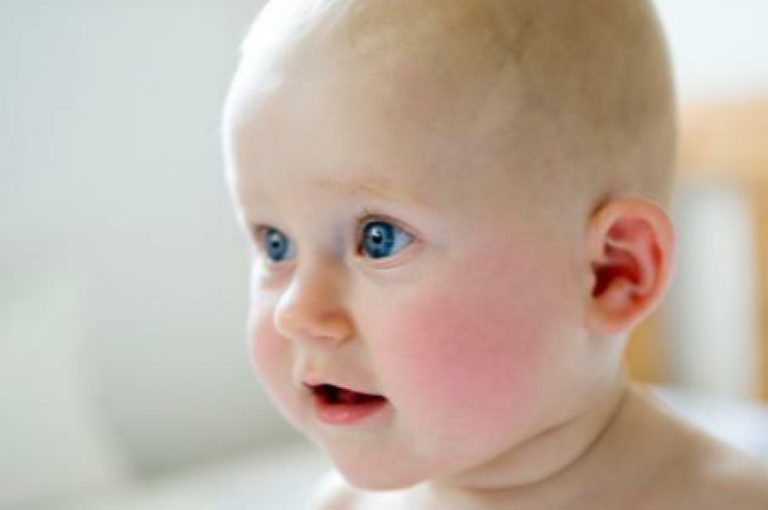 Prvih devet mjeseci: Kako bebe reagiraju na strani jezik