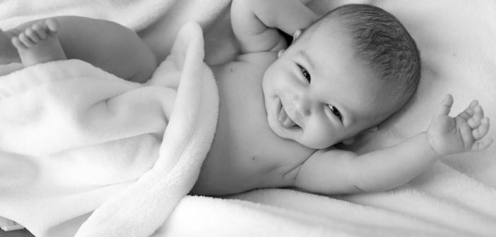 Kada bebe počinju prepoznavati vaše lice