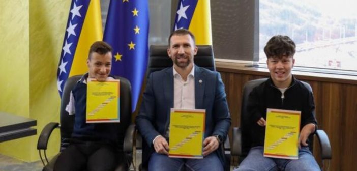 Ismail Barlov i Ismail Zulfić u mini kampanji Ministarstva: Strategija za osobe s invaliditetom traži budžet, ne saosjećanje